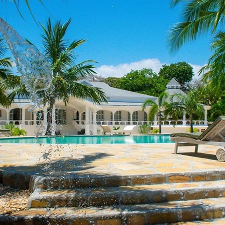 Zumzum Beach House Panzió Kinondo Kültér fotó