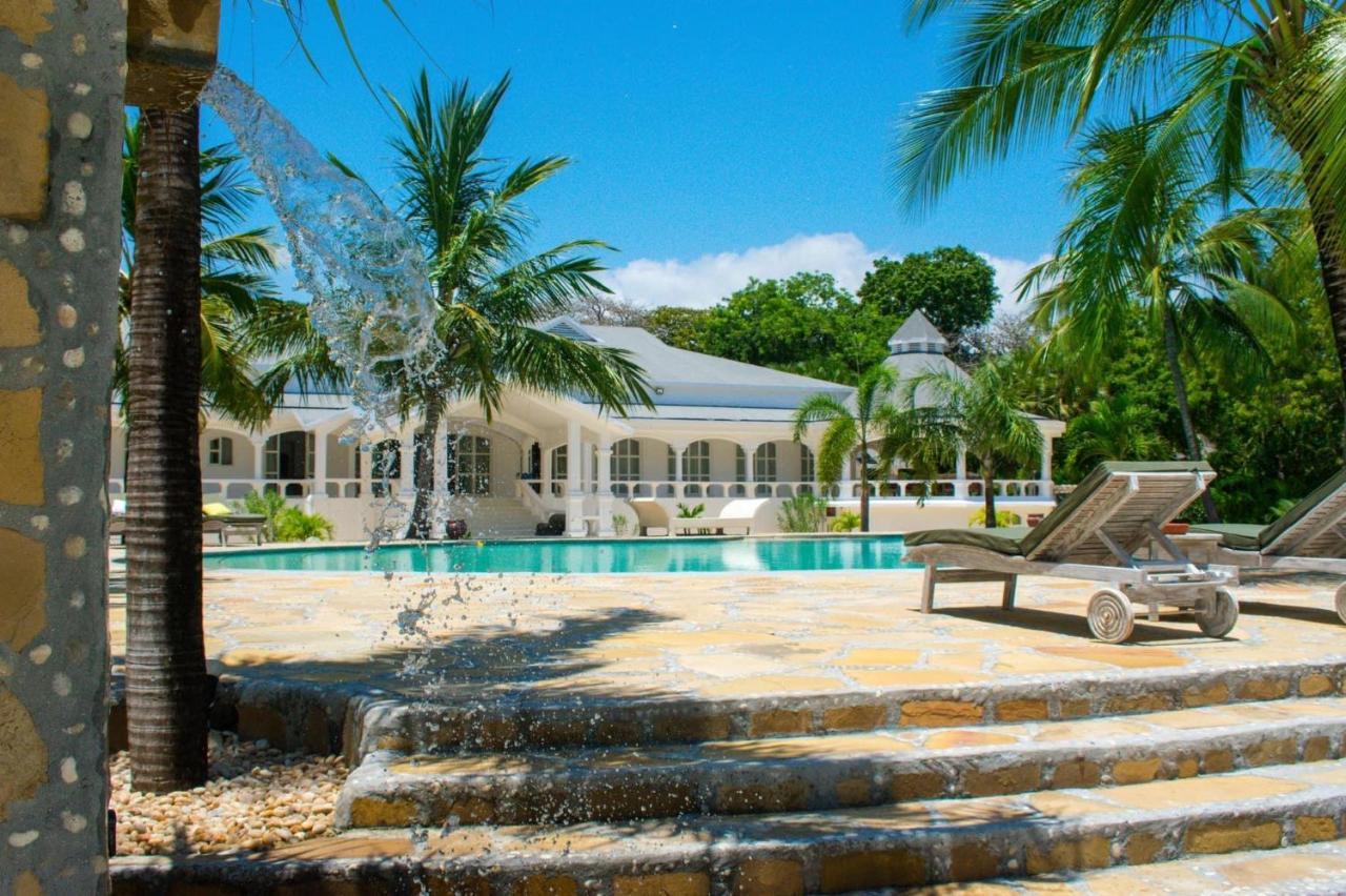 Zumzum Beach House Panzió Kinondo Kültér fotó