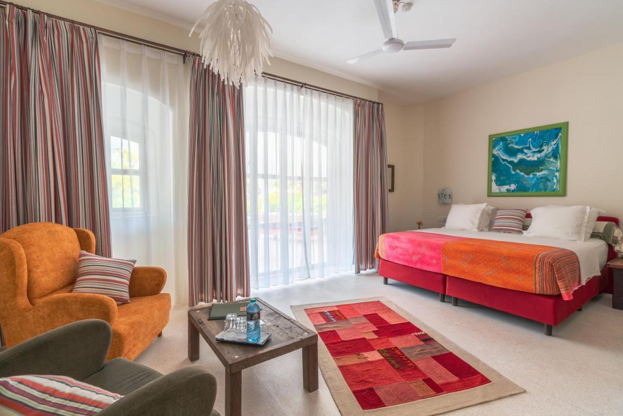 Zumzum Beach House Panzió Kinondo Kültér fotó